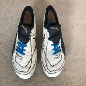 Puma king exec soccer shoes